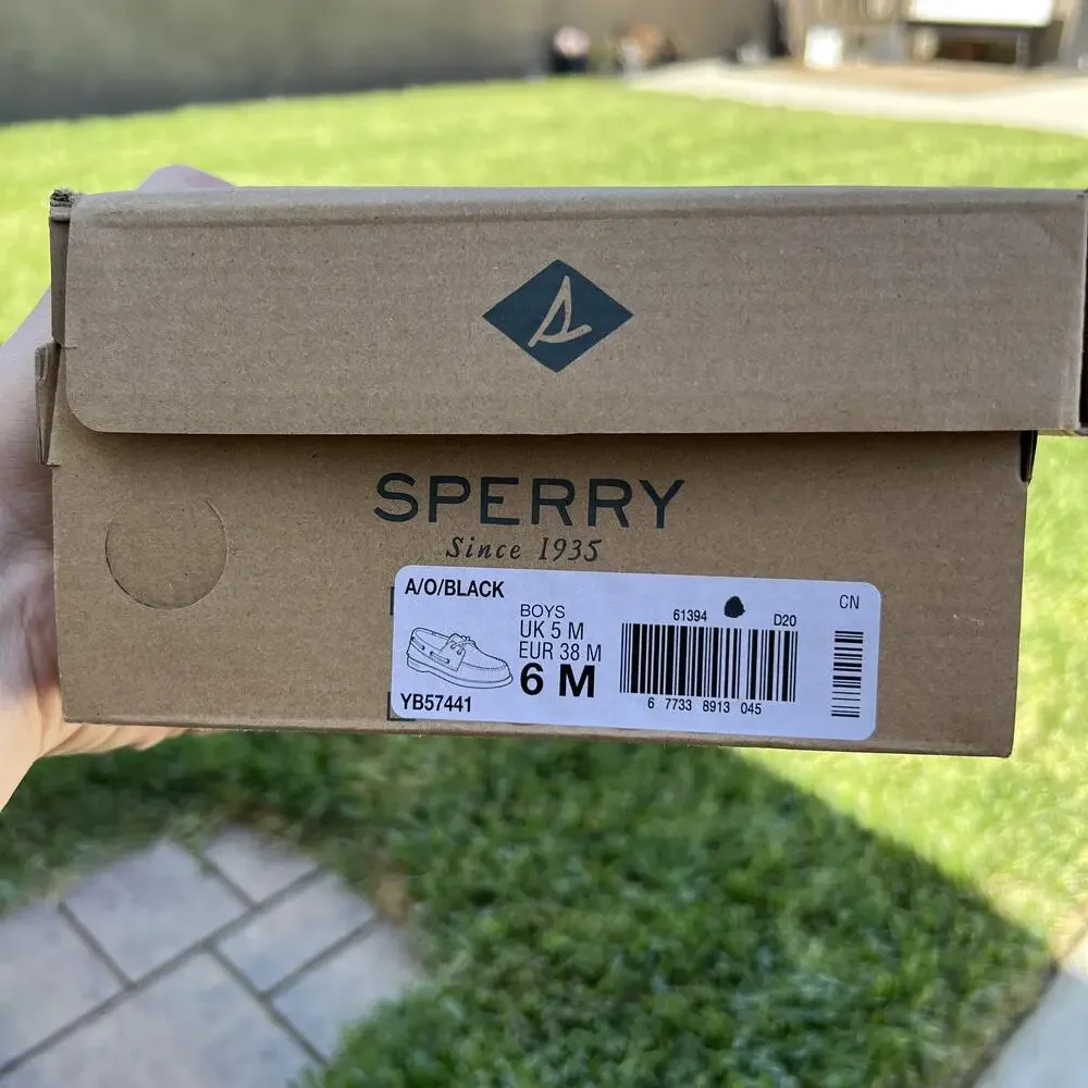 SPERRY brand style